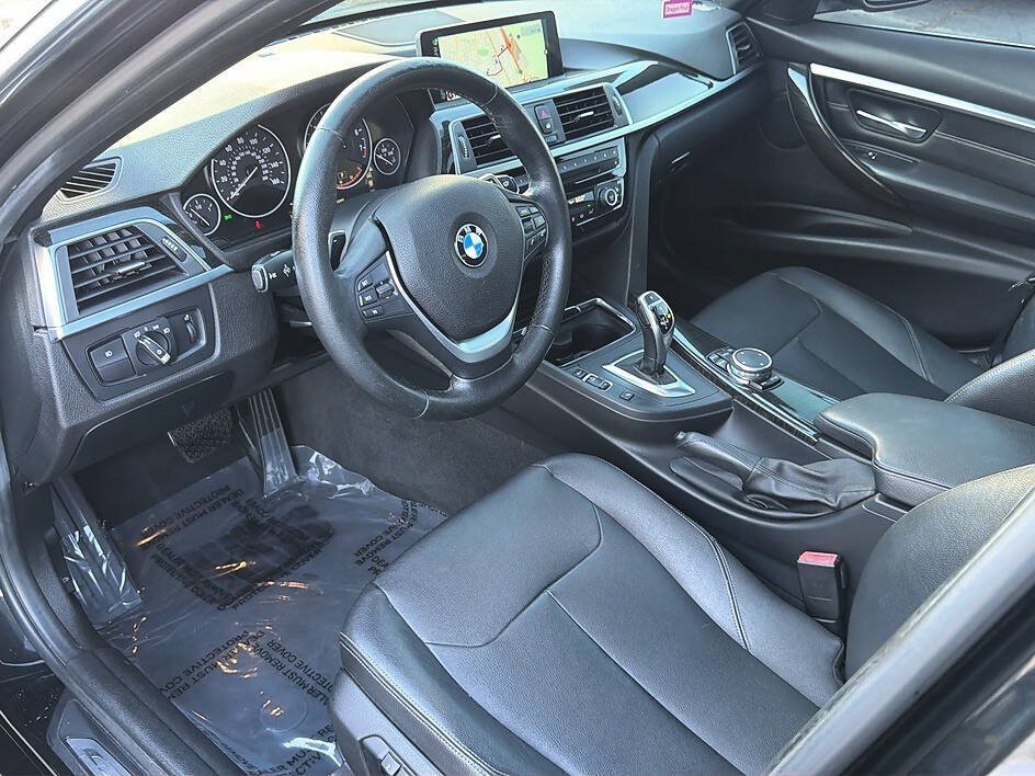 Used 2016 BMW 328i Sedan RWD image 4