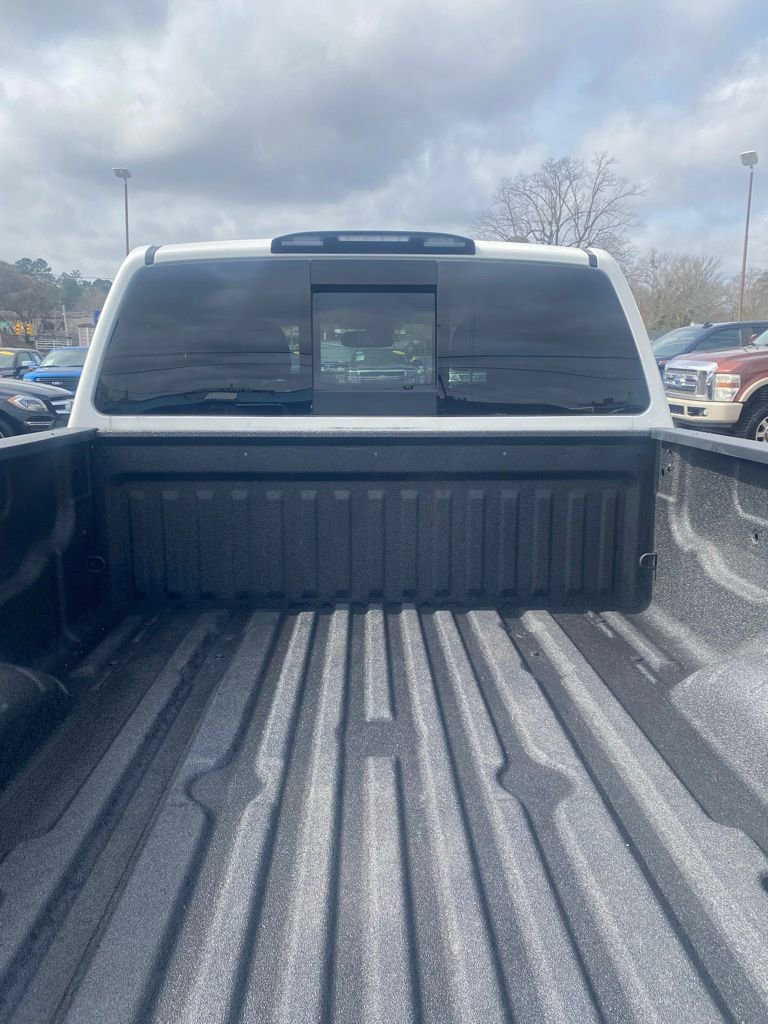 Used 2018 Nissan Titan SV w/ SV Convenience Package image 9