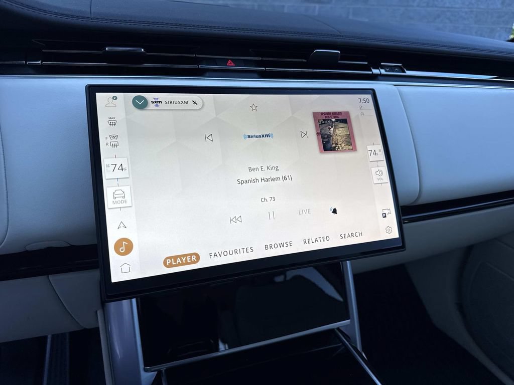 Certified 2025 Land Rover Range Rover SE AWD/4WD image 24