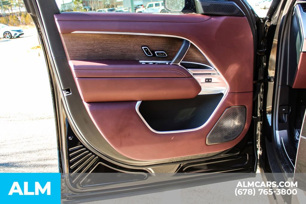 Used 2025 Land Rover Range Rover Autobiography image 35