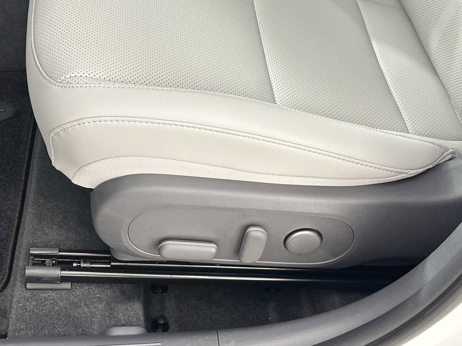 Certified 2026 Hyundai Kona SEL Premium image 12