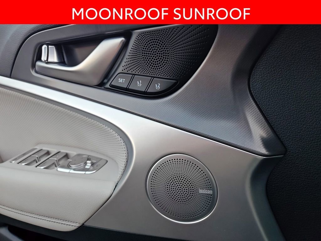 Used 2025 Genesis G70 2.5T w/ Sport Prestige Package image 6