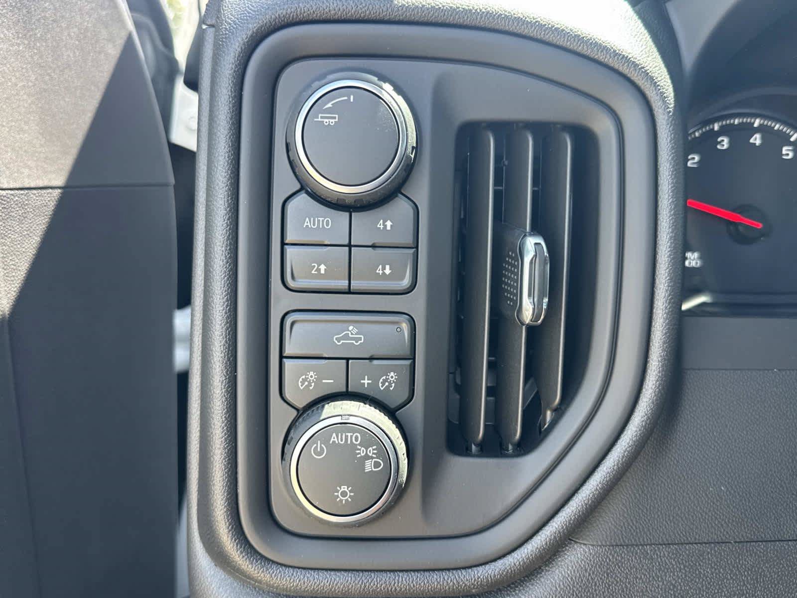 New 2026 Chevrolet Silverado 1500 Custom Trail Boss AWD/4WD image 13