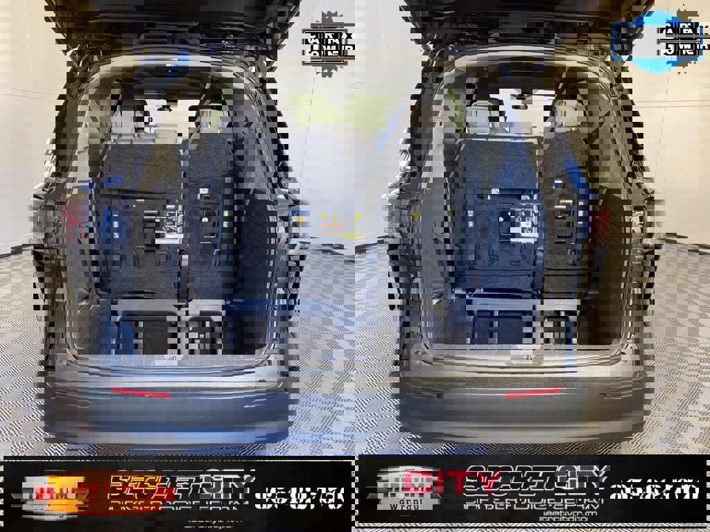 Used 2024 Toyota Sienna LE image 29