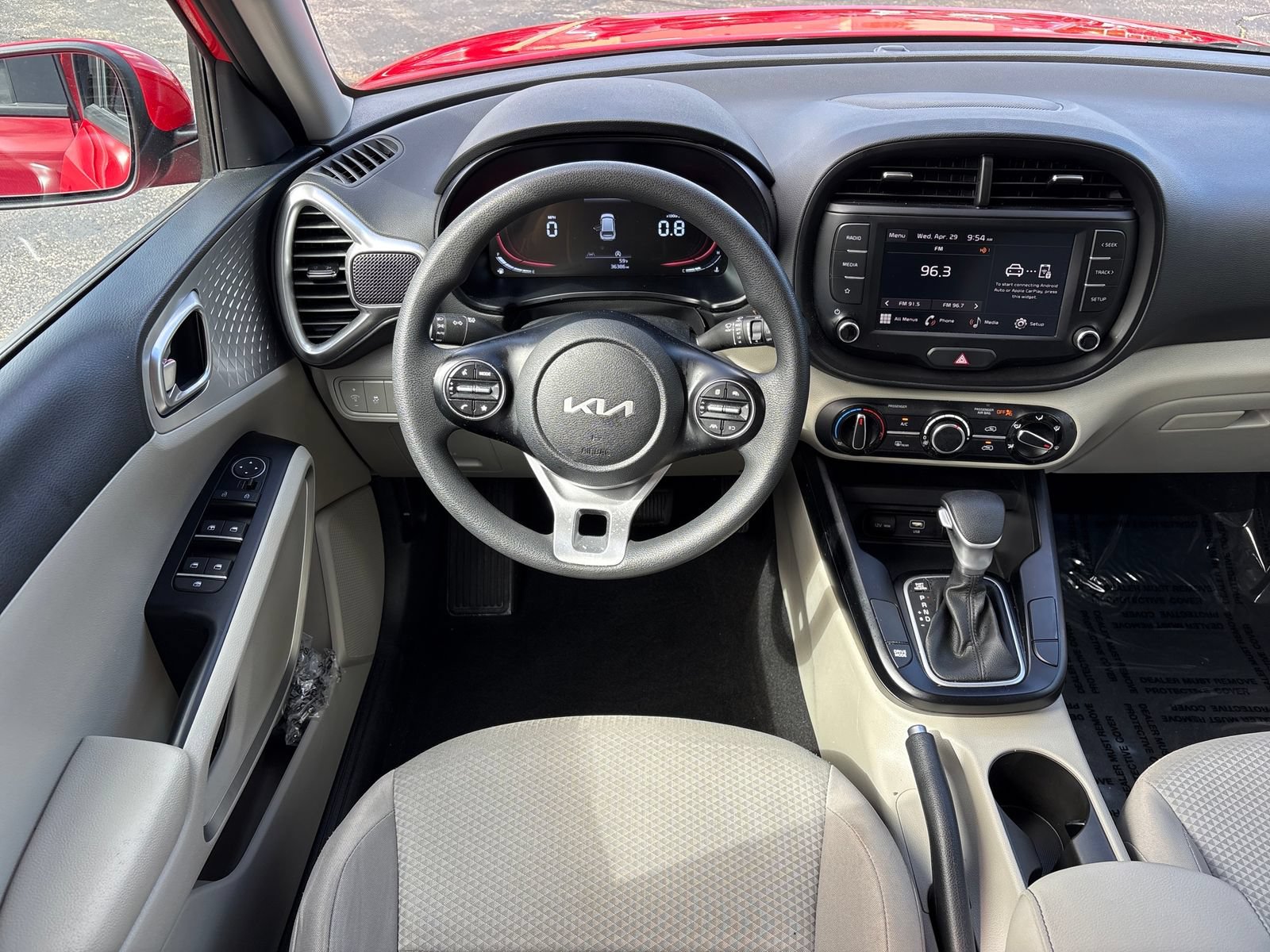 Used 2025 Kia Soul LX w/ LX Technology Package FWD image 13