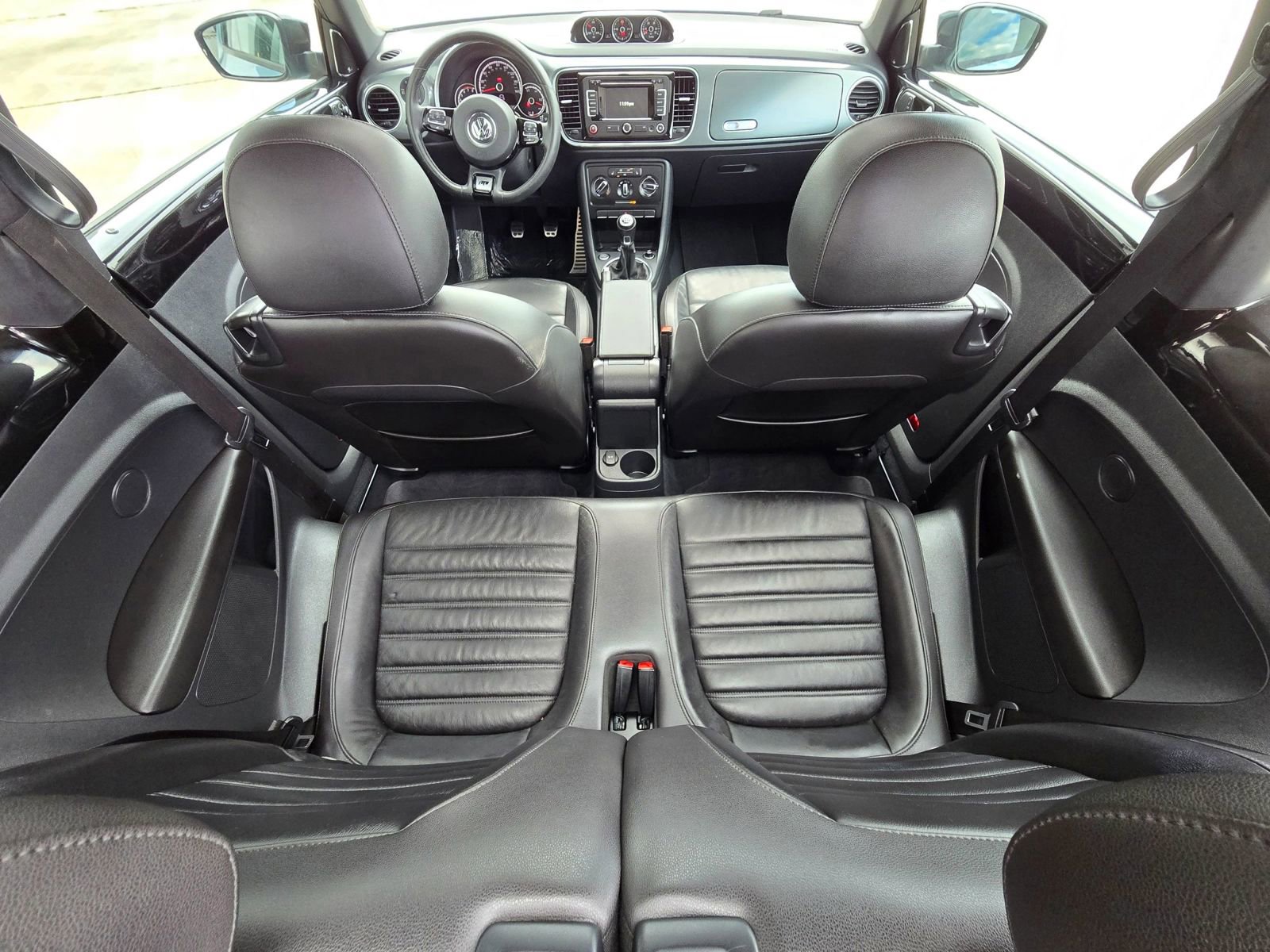 Used 2015 Volkswagen Beetle R-Line FWD image 18
