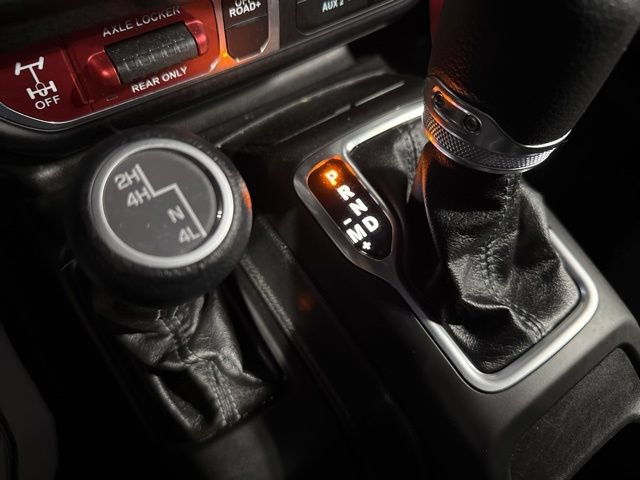 Used 2025 Jeep Wrangler Unlimited Sport AWD/4WD image 15
