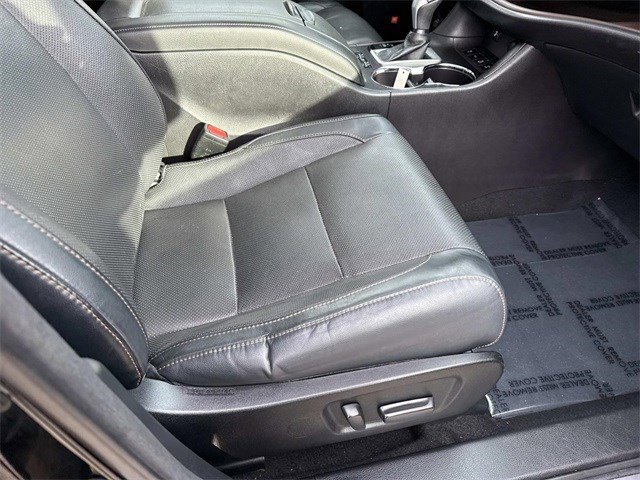 Used 2016 Toyota Highlander Limited image 10