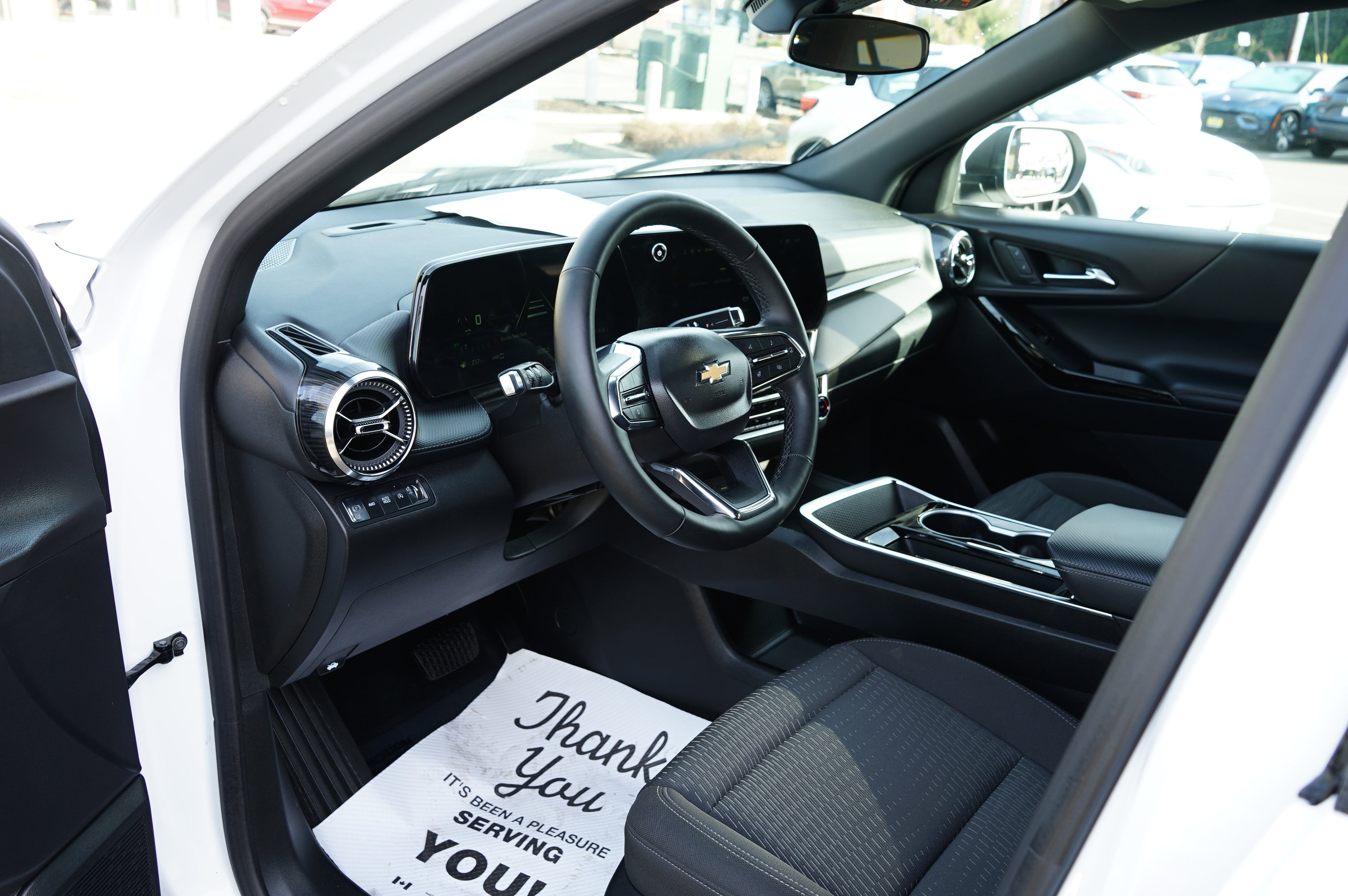 Used 2025 Chevrolet Equinox LT image 16