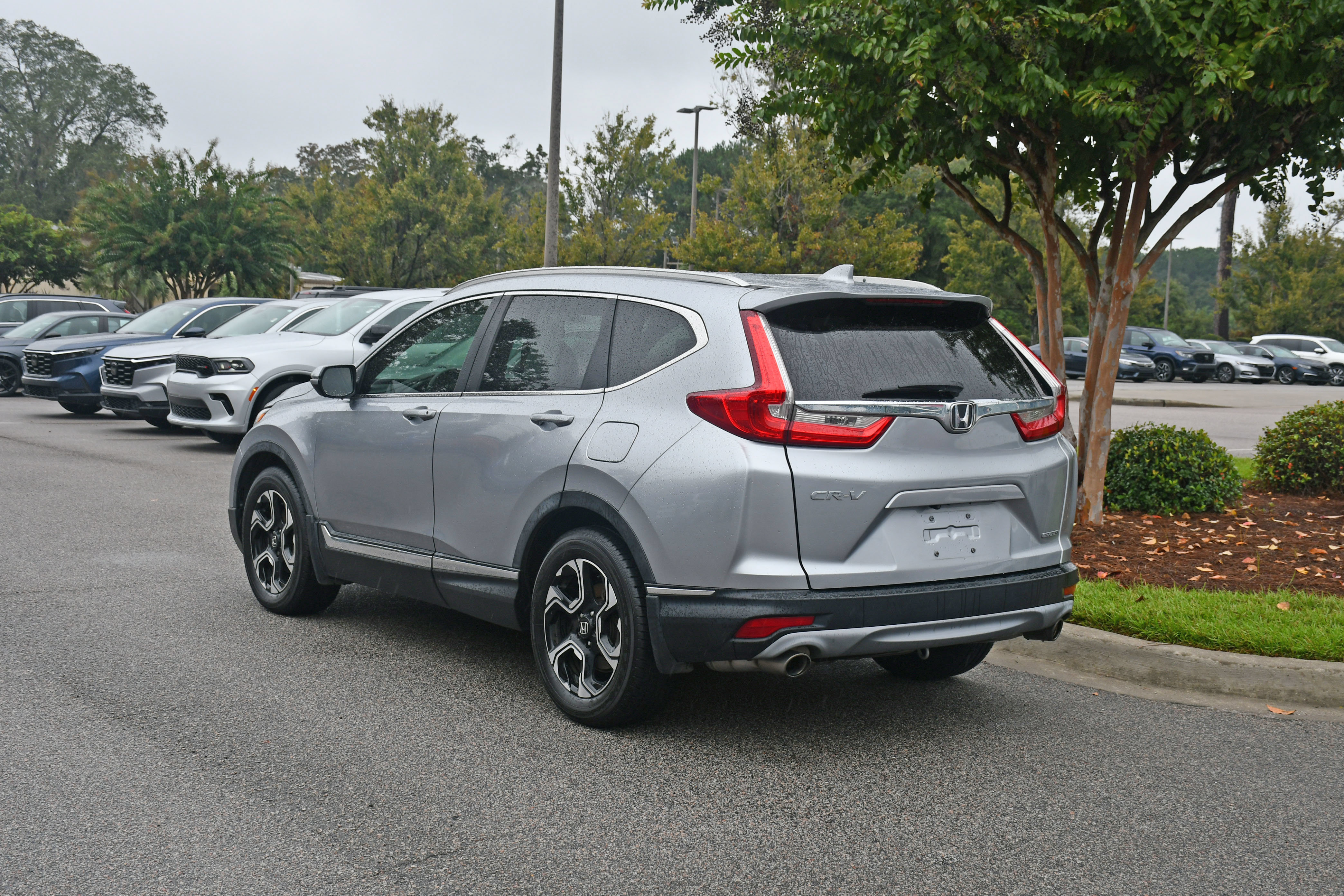 Used 2017 Honda CR-V Touring image 3