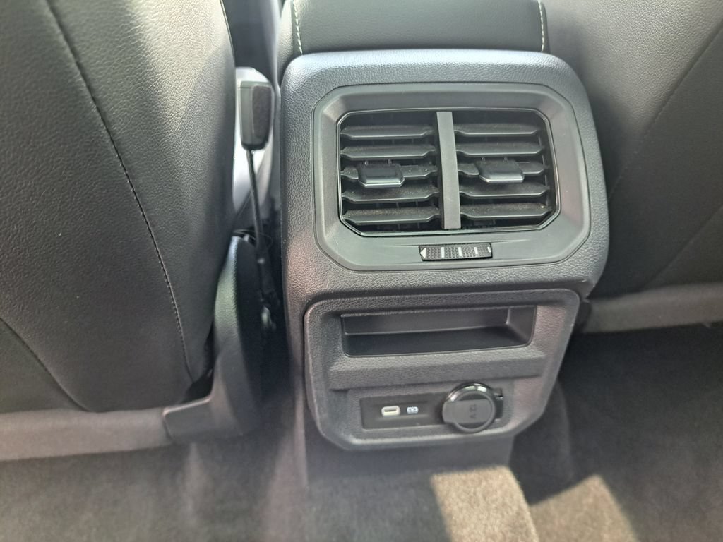 Used 2022 Volkswagen Tiguan SE R-Line AWD/4WD image 31