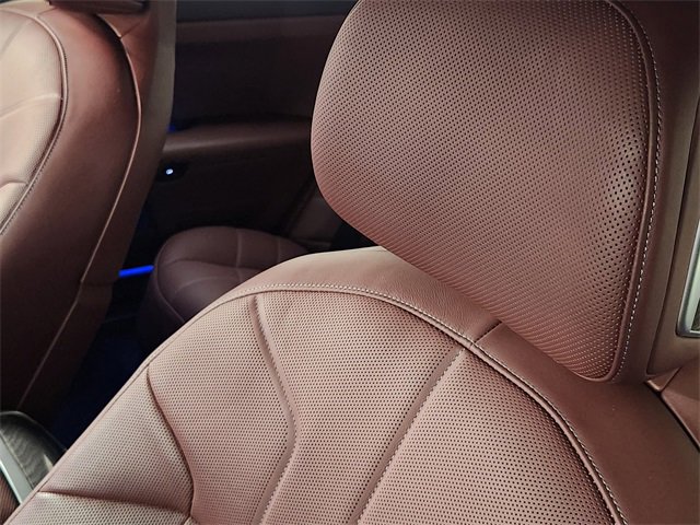 Used 2025 BMW 750e xDrive w/ Executive Package image 15