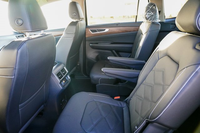 New 2026 Volkswagen Atlas SEL Premium R-Line image 24