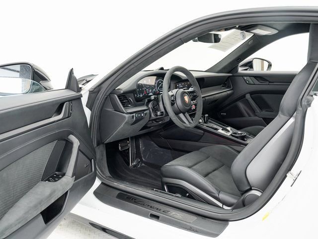 Certified 2025 Porsche 911 Carrera GTS image 6