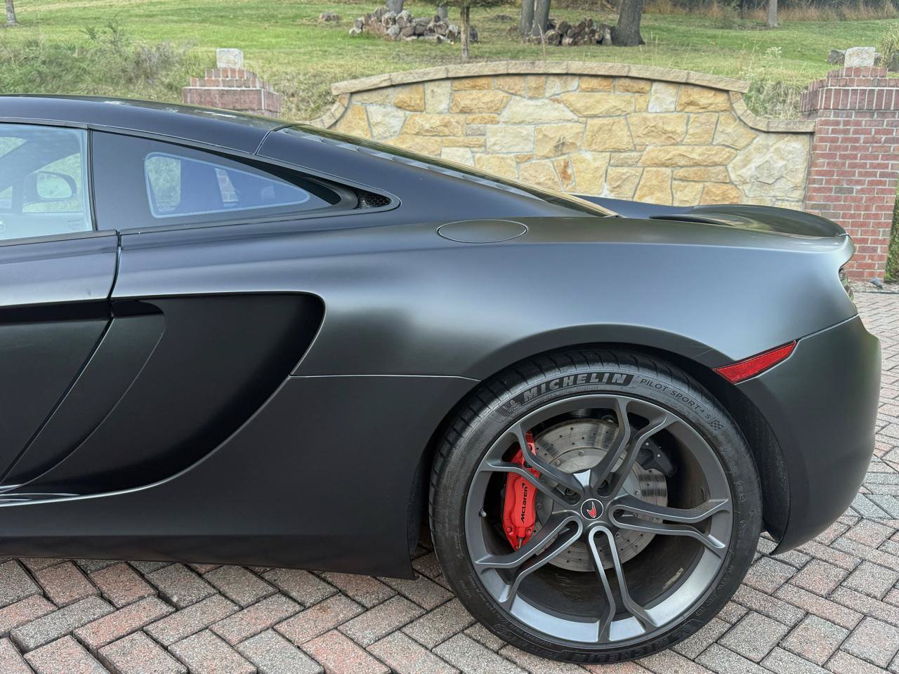 Used 2012 McLaren MP4-12C Coupe RWD image 18