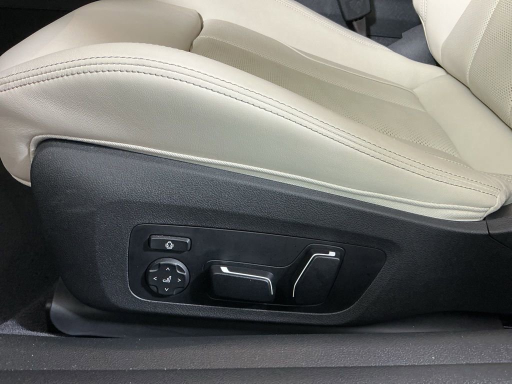 Certified 2024 BMW M4 Base w/ M Carbon Exterior Package image 21