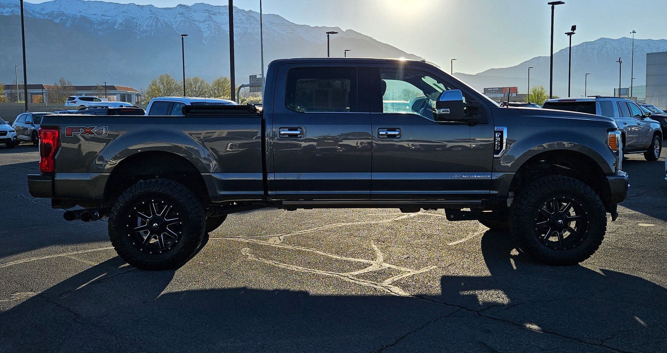 Used 2018 Ford F350 Platinum w/ Platinum Ultimate Package image 2