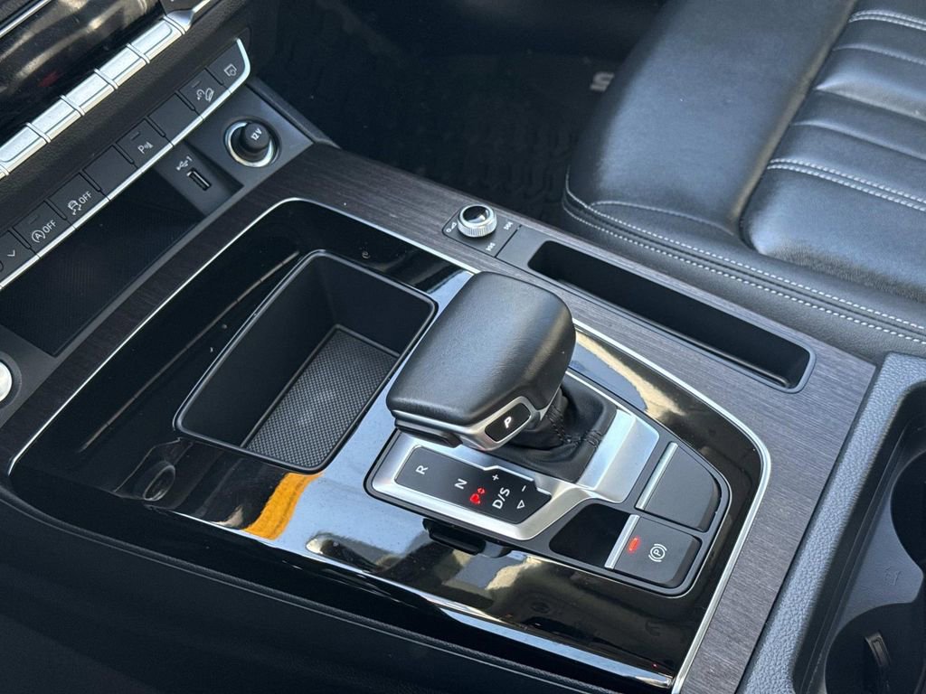 Used 2025 Audi Q5 2.0T Premium w/ Convenience Plus Package image 7