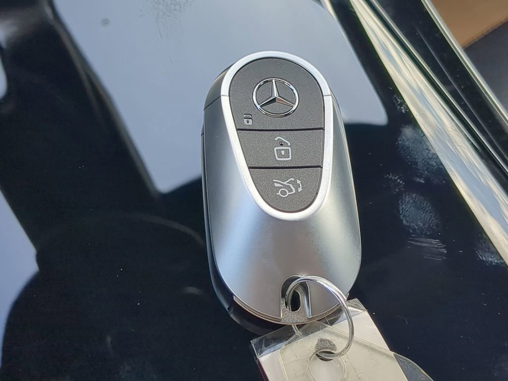 Certified 2025 Mercedes-Benz GLC 300 4MATIC image 17