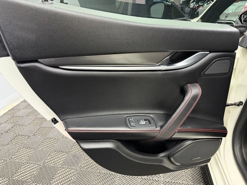 Used 2019 Maserati Ghibli S RWD image 41