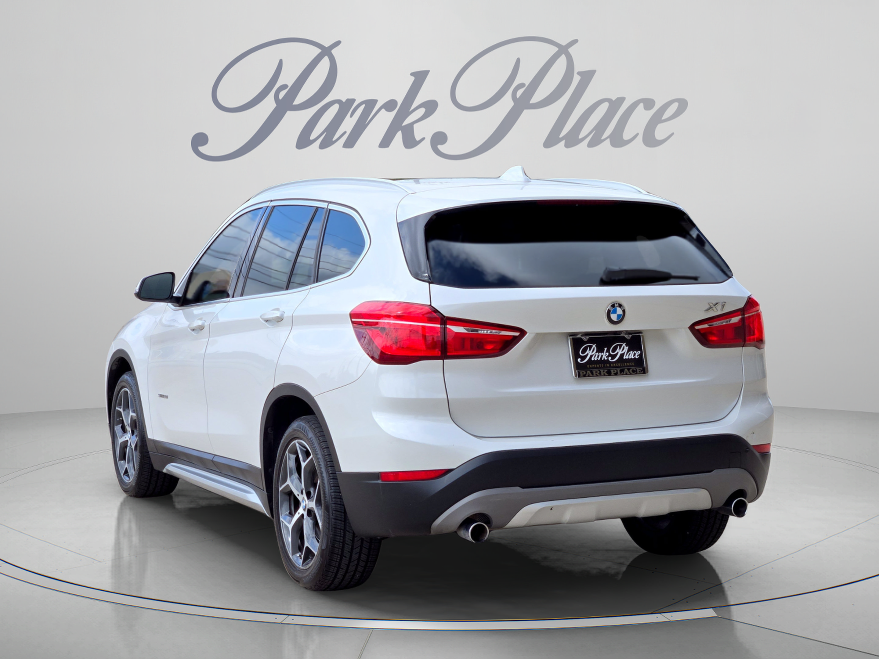 Used 2018 BMW X1 sDrive28i w/ Premium Package FWD image 3