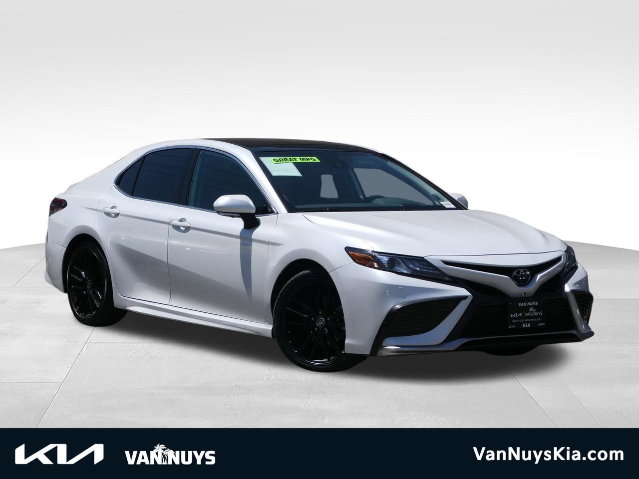 Used 2024 Toyota Camry XSE w/ Navigation Package FWD image 1