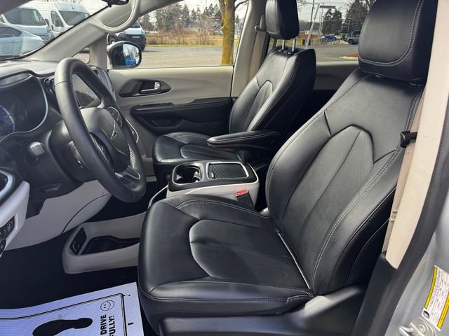 Certified 2024 Chrysler Pacifica Select image 22