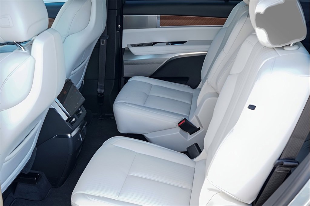 New 2026 Cadillac Vistiq Luxury image 19