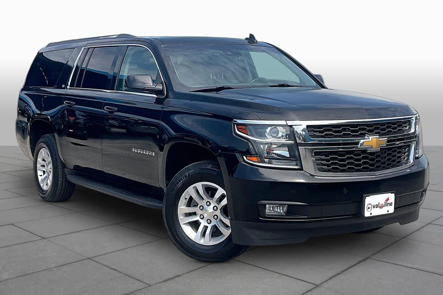 Used 2018 Chevrolet Suburban LT RWD image 3