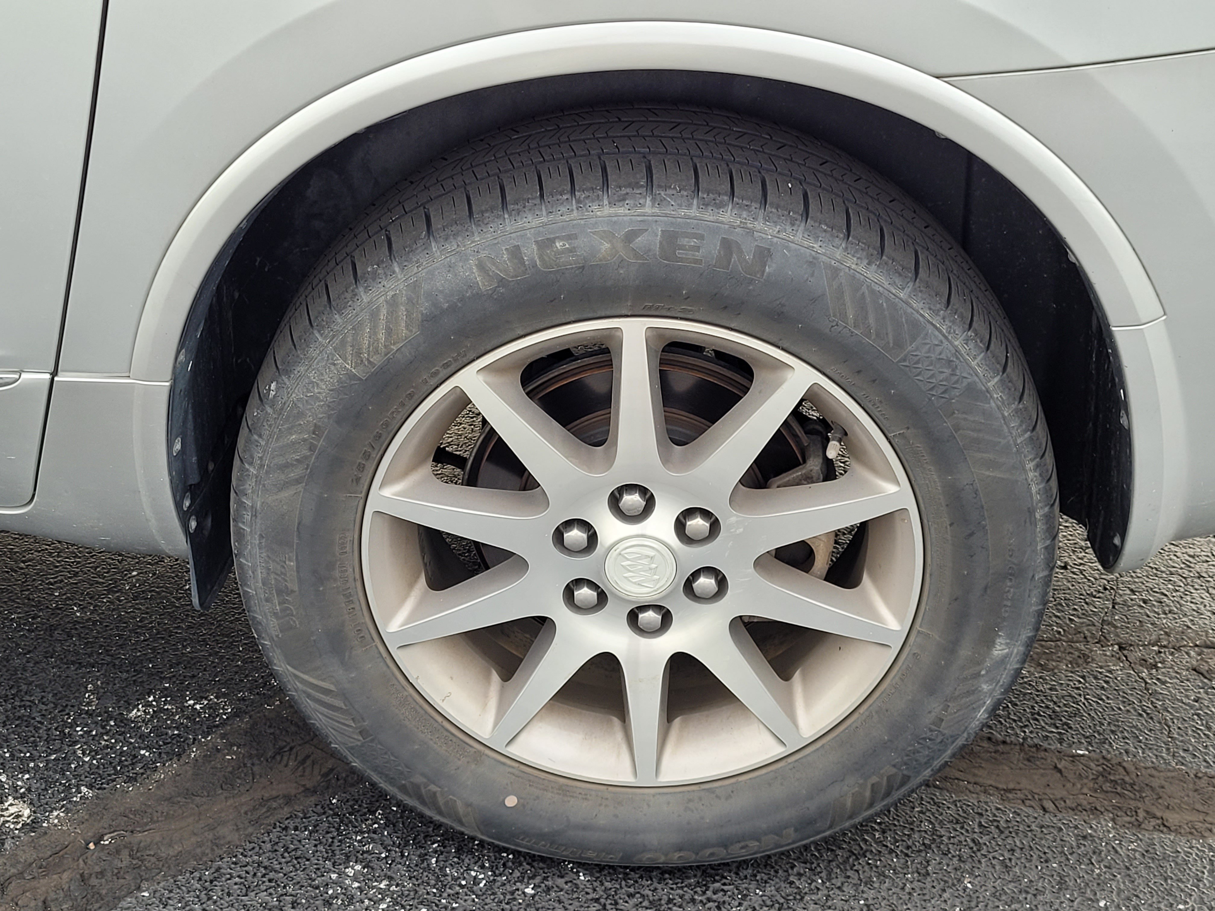 Used 2015 Buick Enclave Leather FWD image 10