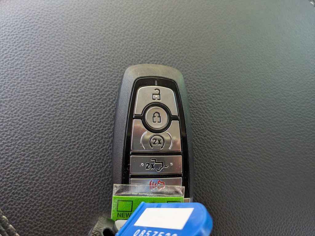 New 2026 Ford F350 Lariat w/ Black Appearance Package image 30