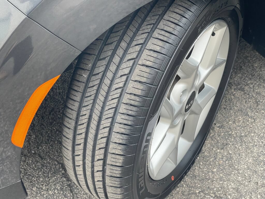 Used 2023 Kia Soul LX w/ Option Group 015 FWD image 33