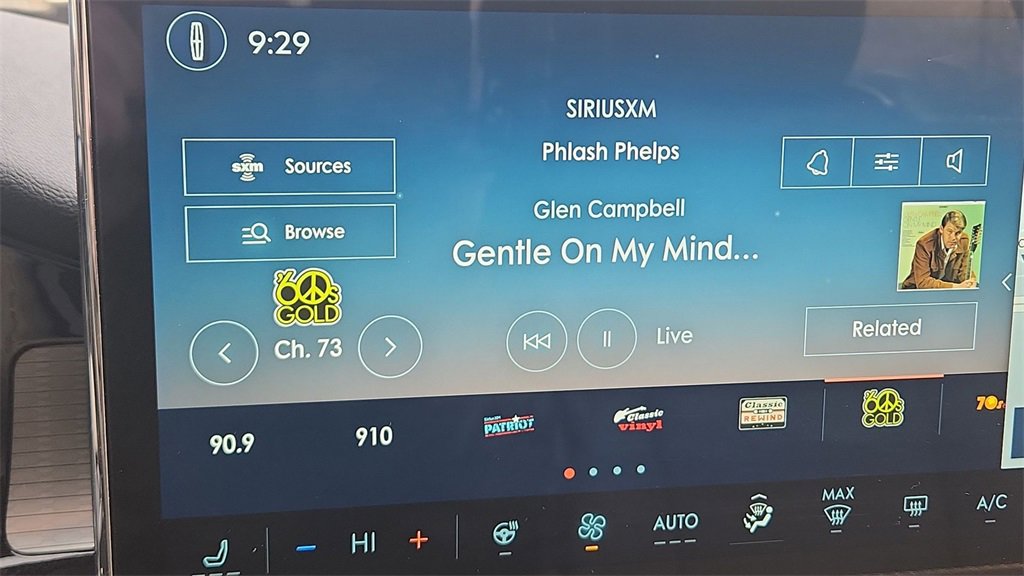 Used 2025 Lincoln Corsair FWD w/ Equipment Group 101A image 20