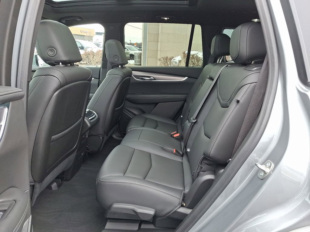 Certified 2025 Cadillac XT6 Luxury image 10
