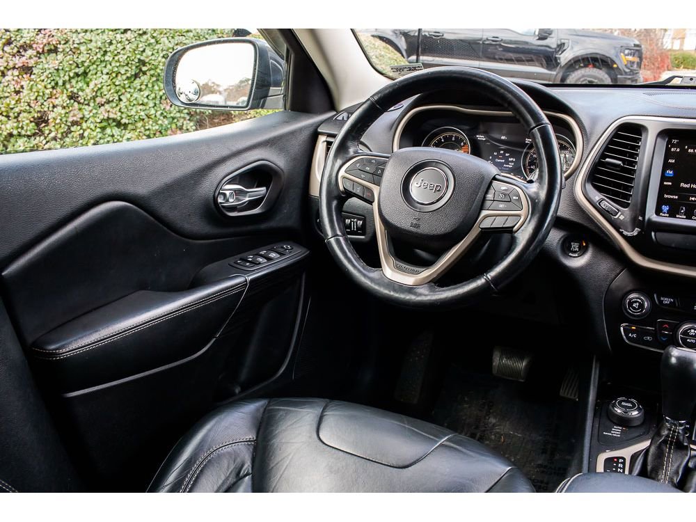 Used 2016 Jeep Cherokee Limited image 14
