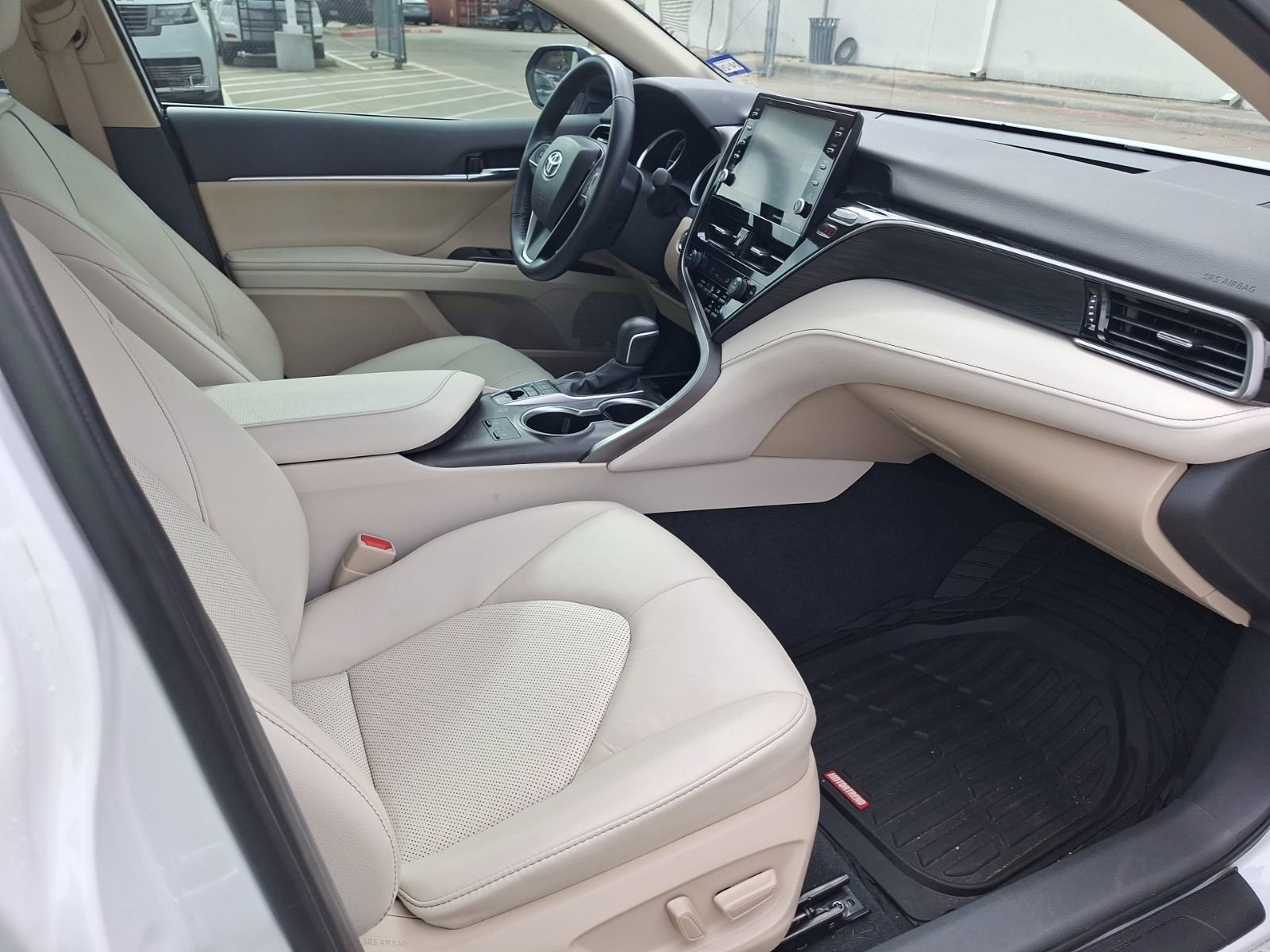 Used 2024 Toyota Camry XLE w/ Cold Weather Package image 31