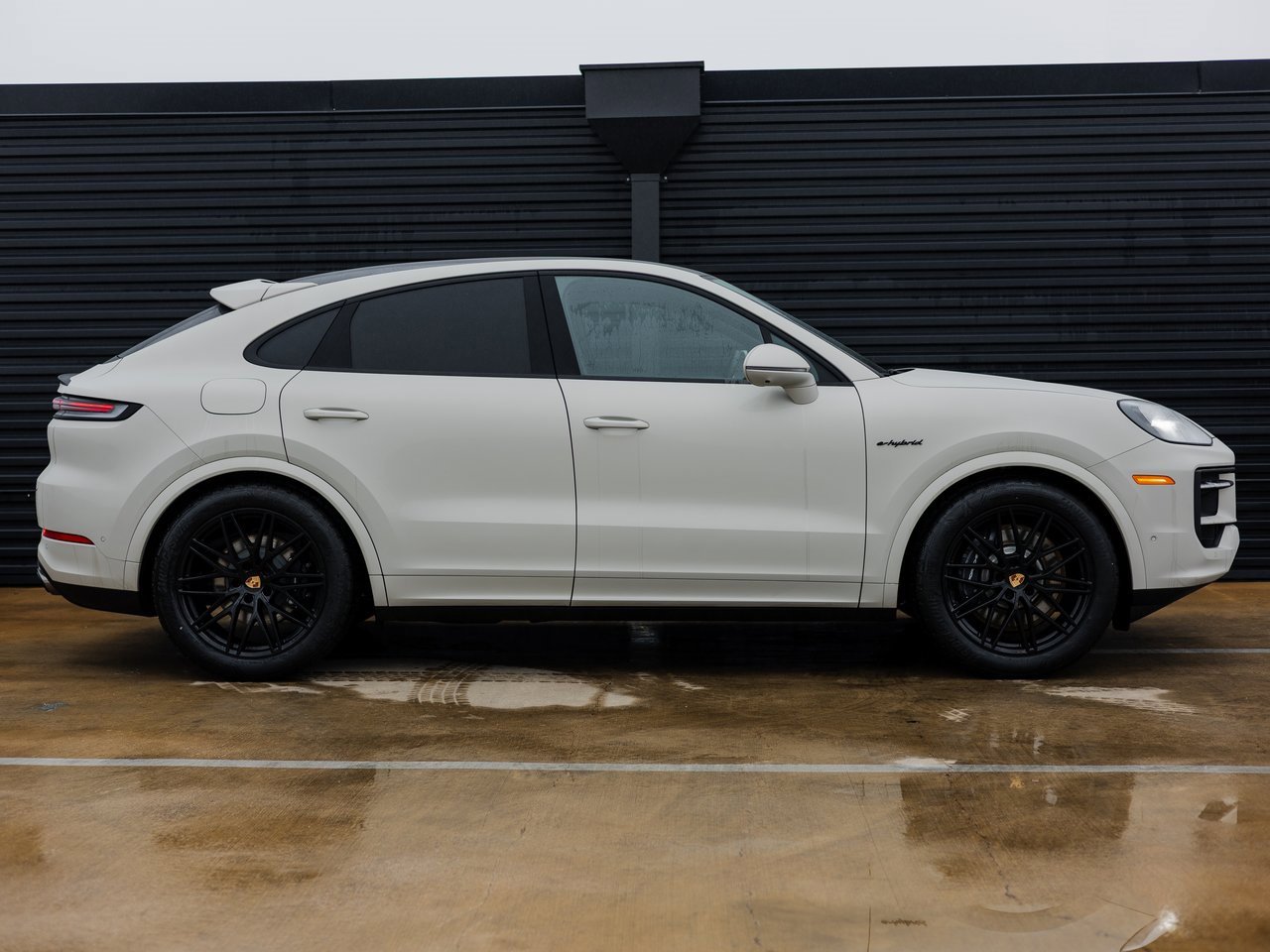 New 2026 Porsche Cayenne E-Hybrid Coupe image 8