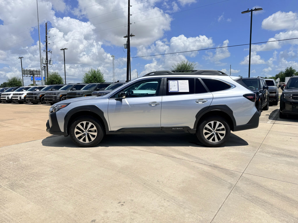 Used 2025 Subaru Outback Premium AWD/4WD image 10