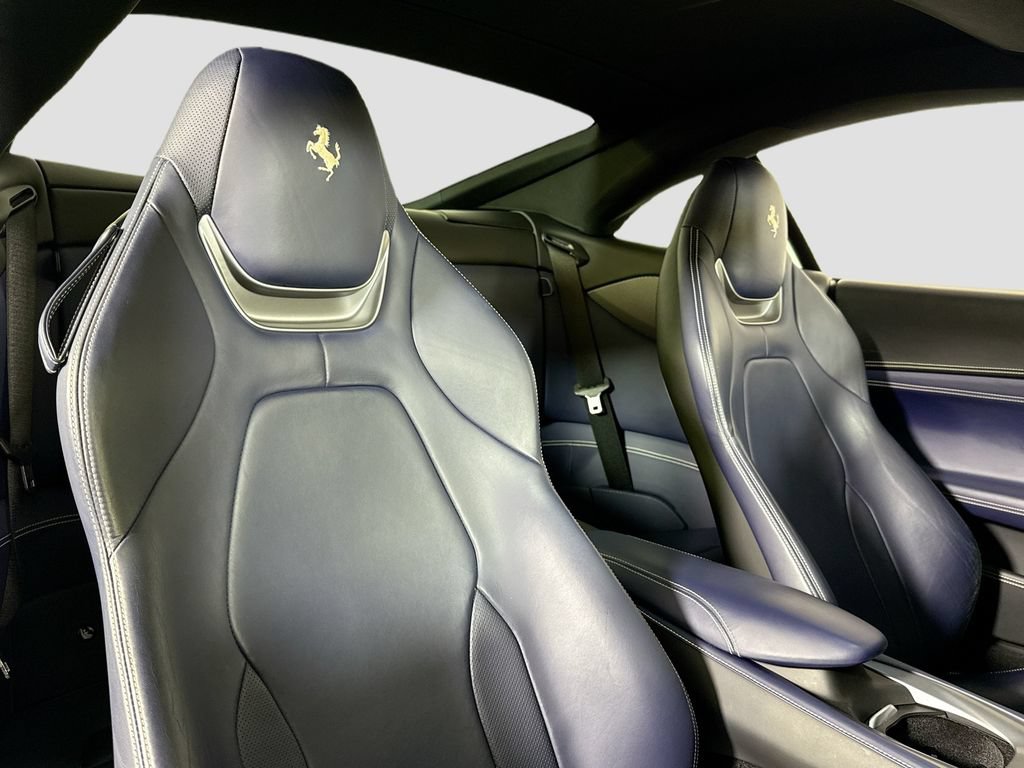 Used 2019 Ferrari Portofino RWD image 4