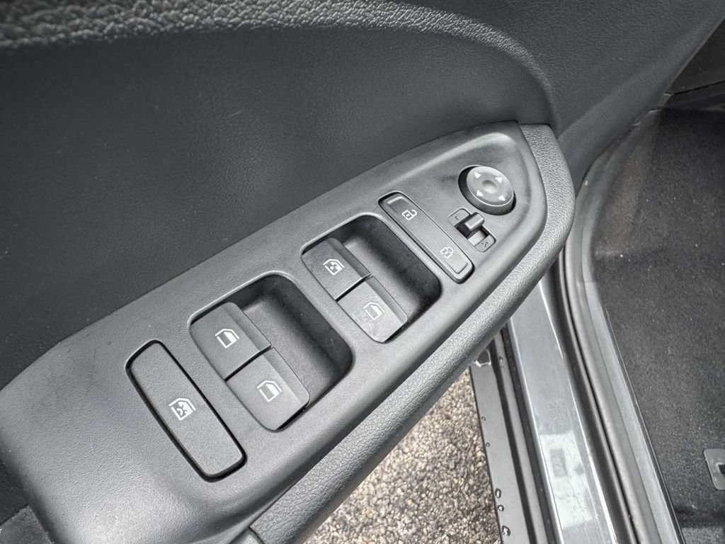 Certified 2026 Hyundai Venue SEL FWD image 18