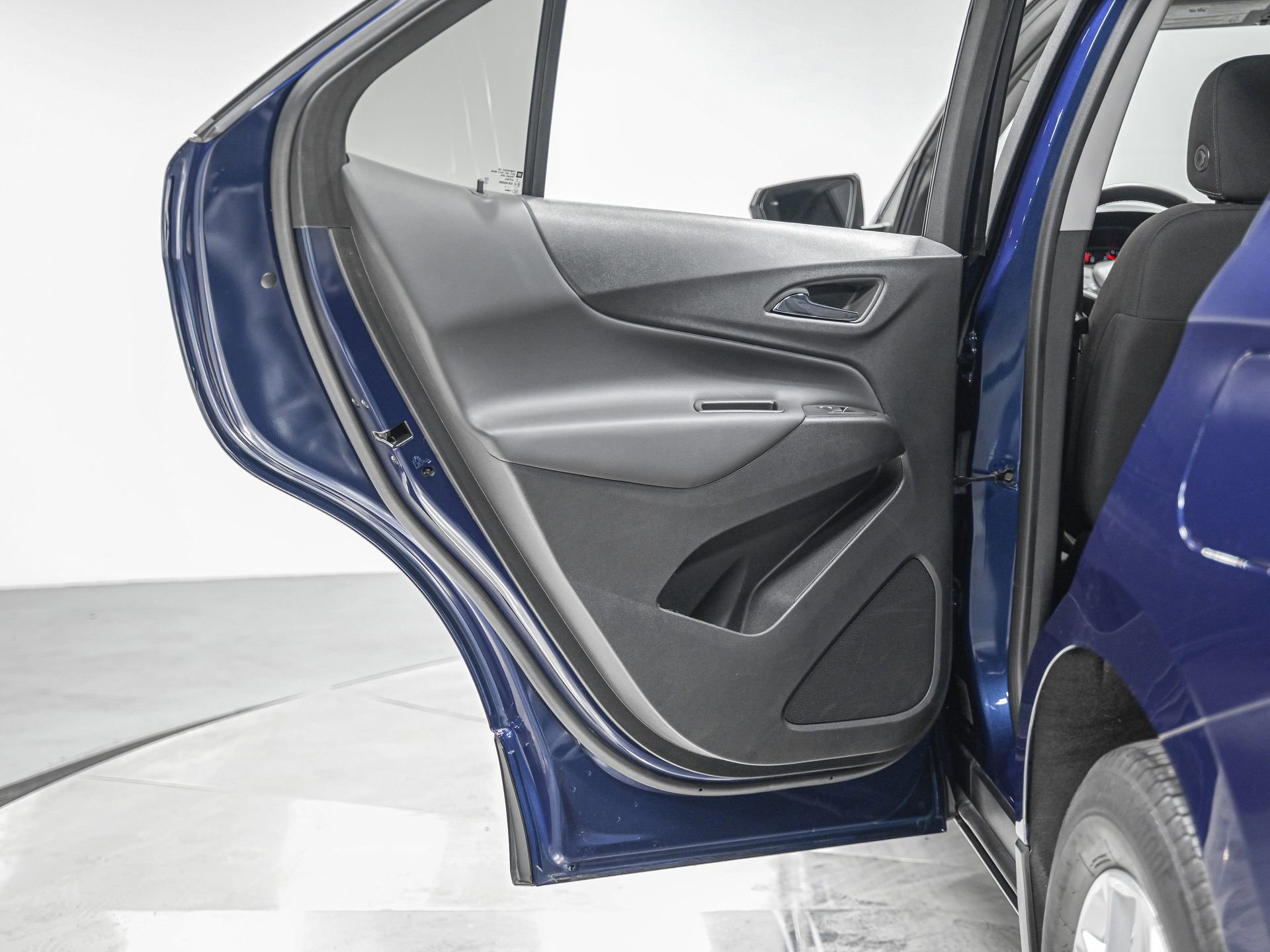 Used 2023 Chevrolet Equinox LT image 27