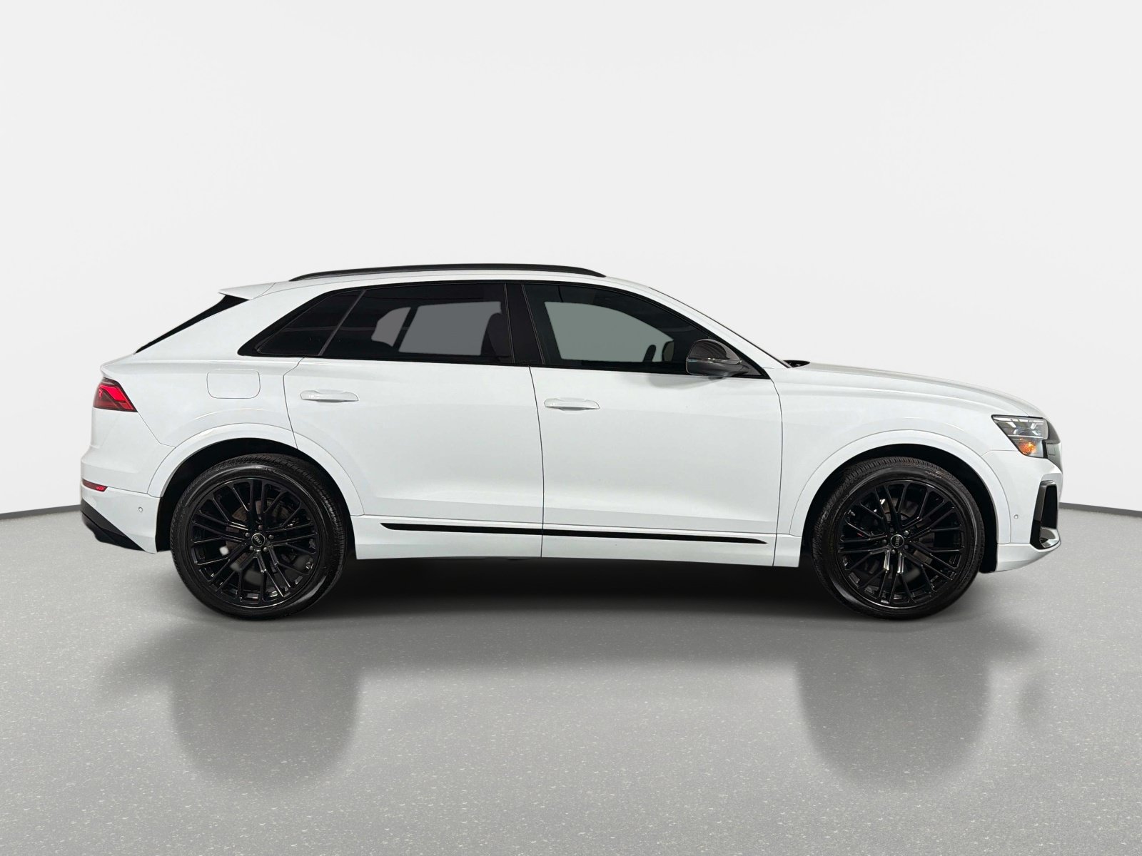 Used 2024 Audi SQ8 Prestige w/ Prestige Package AWD/4WD image 2