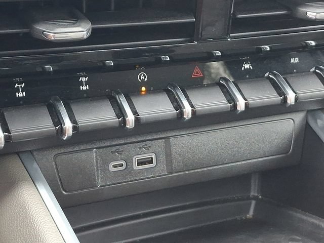 Used 2026 Chevrolet Colorado ZR2 AWD/4WD image 17