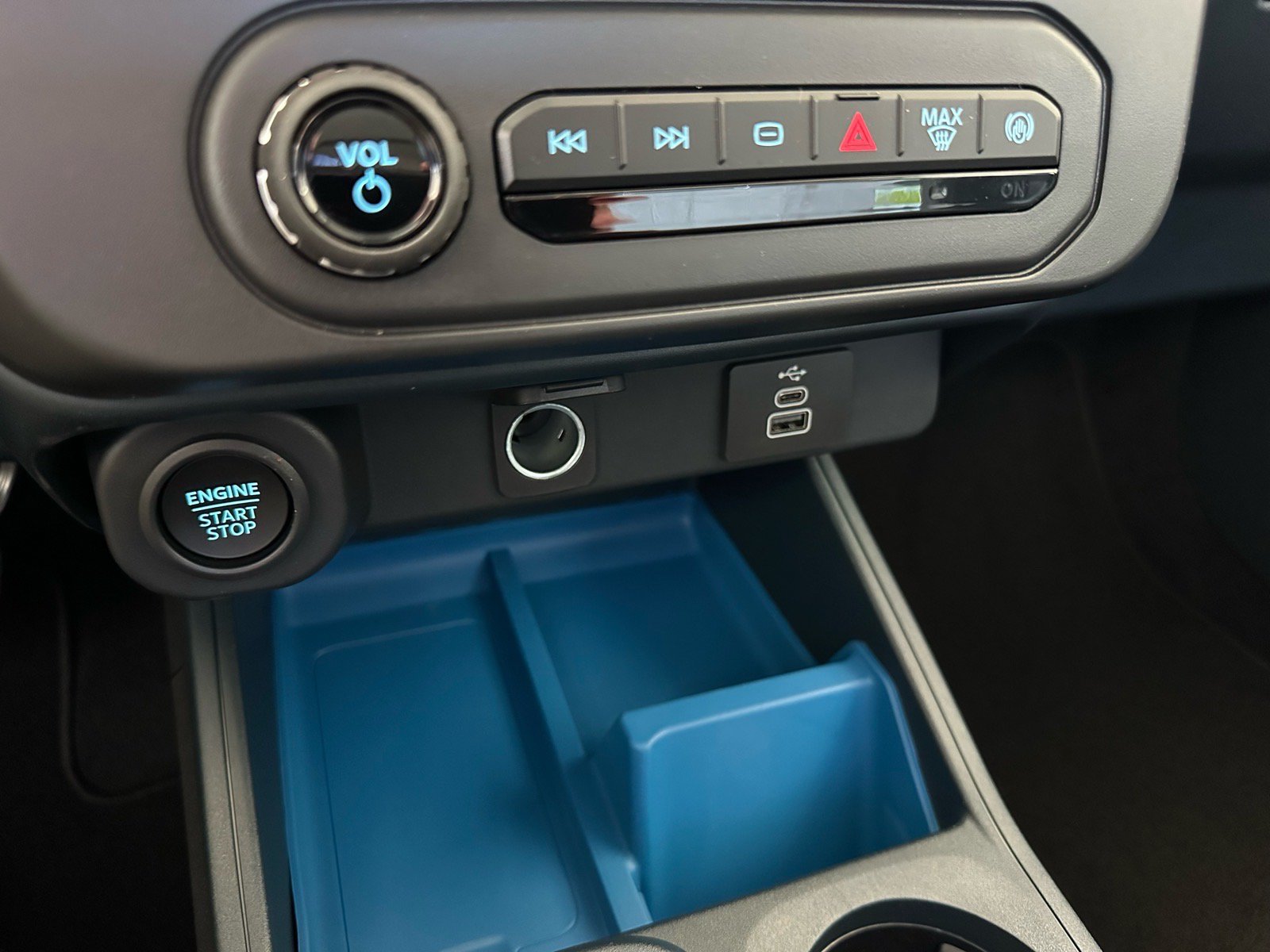 New 2026 Ford Maverick XLT w/ XLT Luxury Package FWD image 27