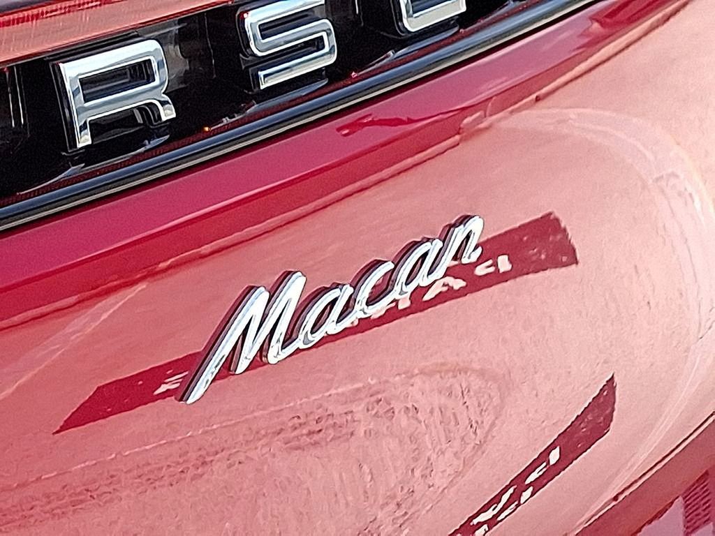 Used 2025 Porsche Macan image 28