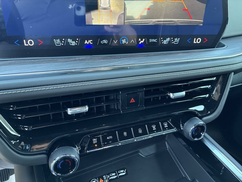 New 2026 Chevrolet Suburban Premier w/ Sun And Tow Package AWD/4WD image 17