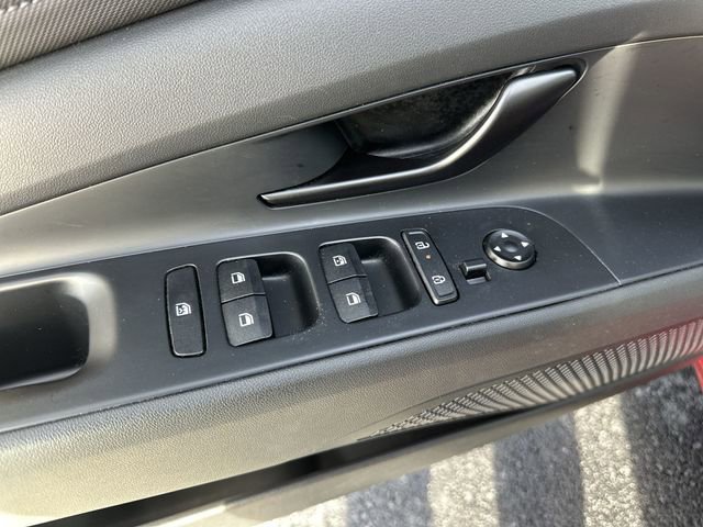 Certified 2025 Hyundai Elantra Sport image 13