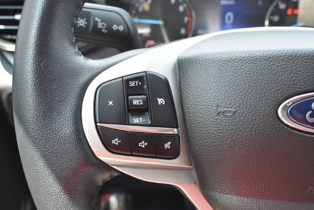 Used 2023 Ford Explorer XLT AWD/4WD image 21