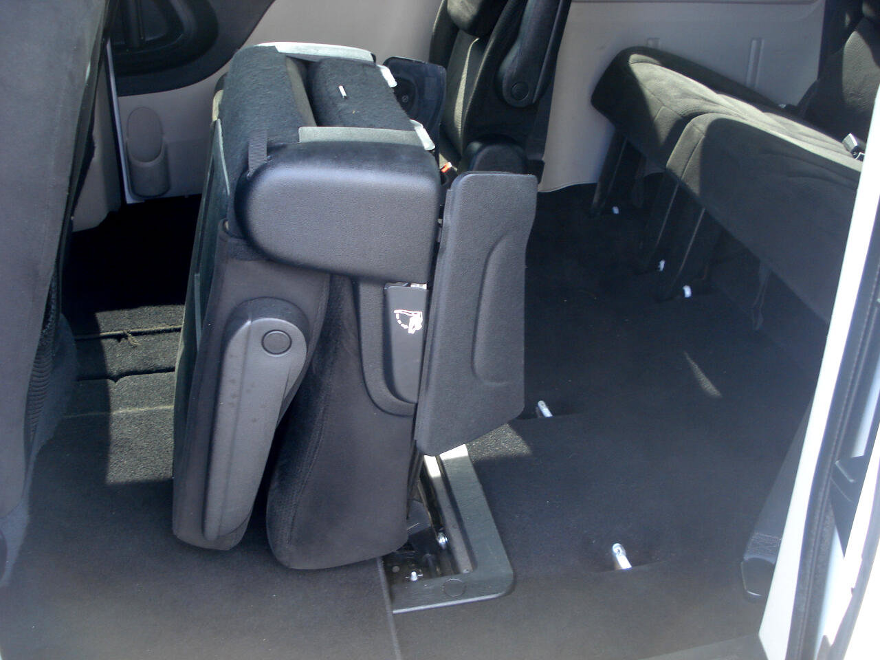 Used 2016 Dodge Grand Caravan SE image 33