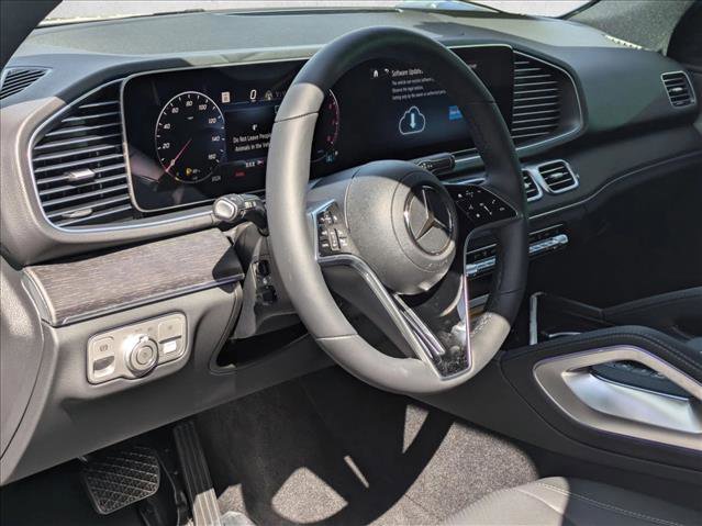 Used 2025 Mercedes-Benz GLE 450 4MATIC image 3